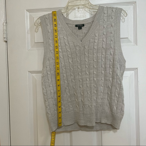 Wild fable gray sweater vest - size L - Picture 2 of 5
